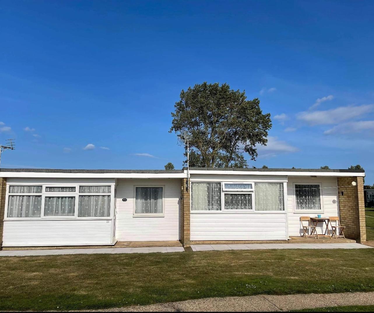 103 Sunbeach South Facing 2 Bed Chalet M And T Chalets Great Yarmouth Exterior photo